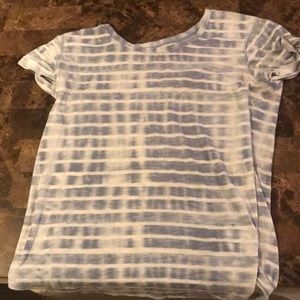 Light blue and white striped T-shirt short-sleeved